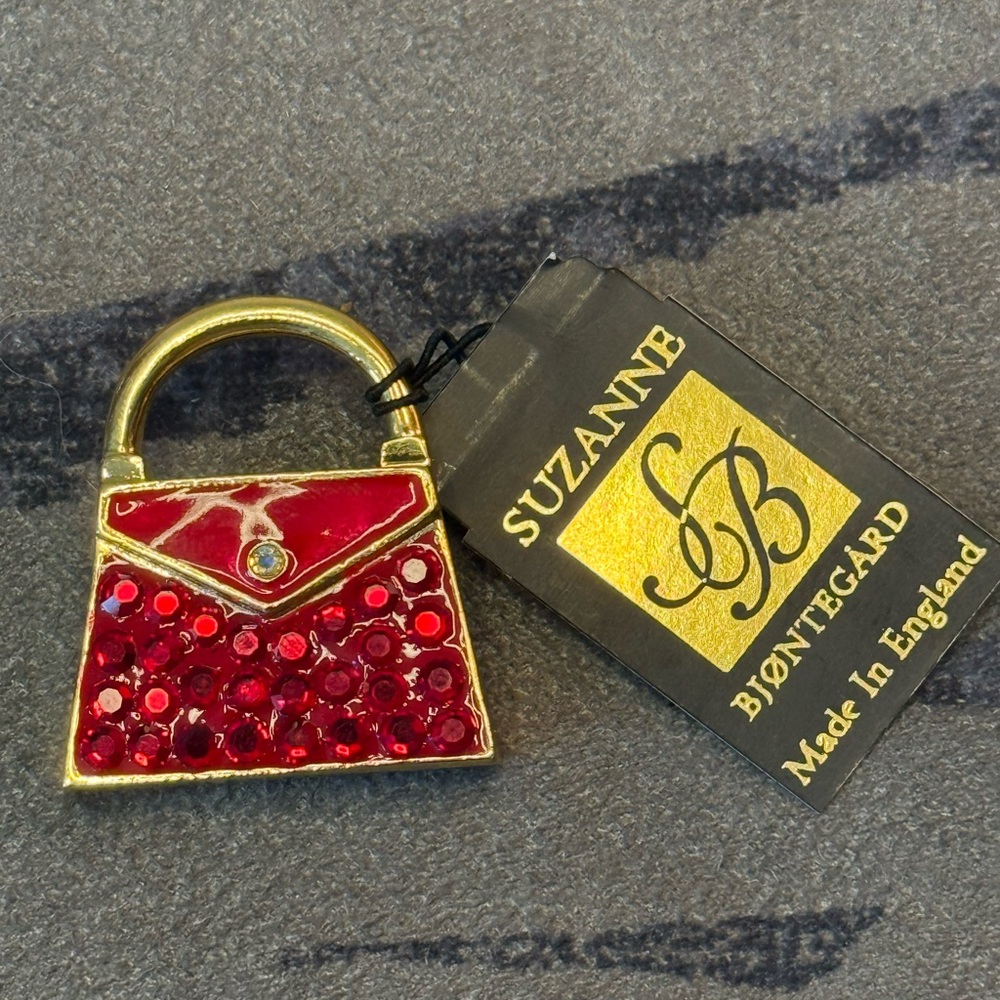 Suzanne Bjontegard Red & Gold Purse Brooch Made In England Signed Vintage Pin